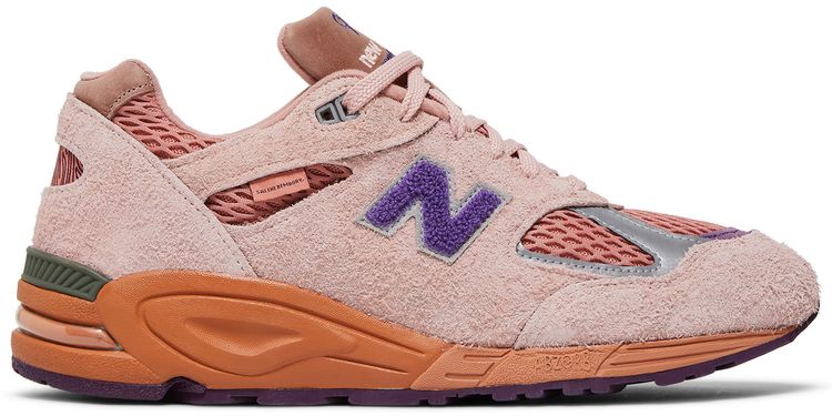 Salehe Bembury x New Balance 990v2 Sand Be The Time，侧面照片 1