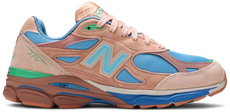 Joe Freshgoods x New Balance 990v3 Outside Clothes，侧面照片 1