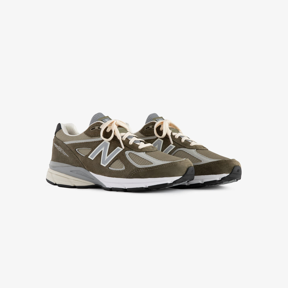 Aime Leon Dore x New Balance 990v4 Olive，侧面照片 1