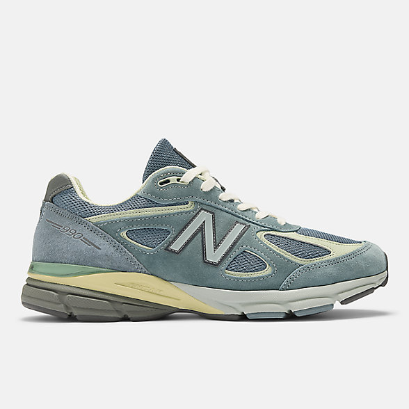 Auralee x New Balance 990v4 Dusty Blue，侧面照片 1
