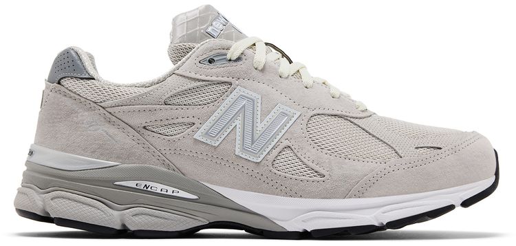 Kith x New Balance 990v3 Hallow，侧面照片 1