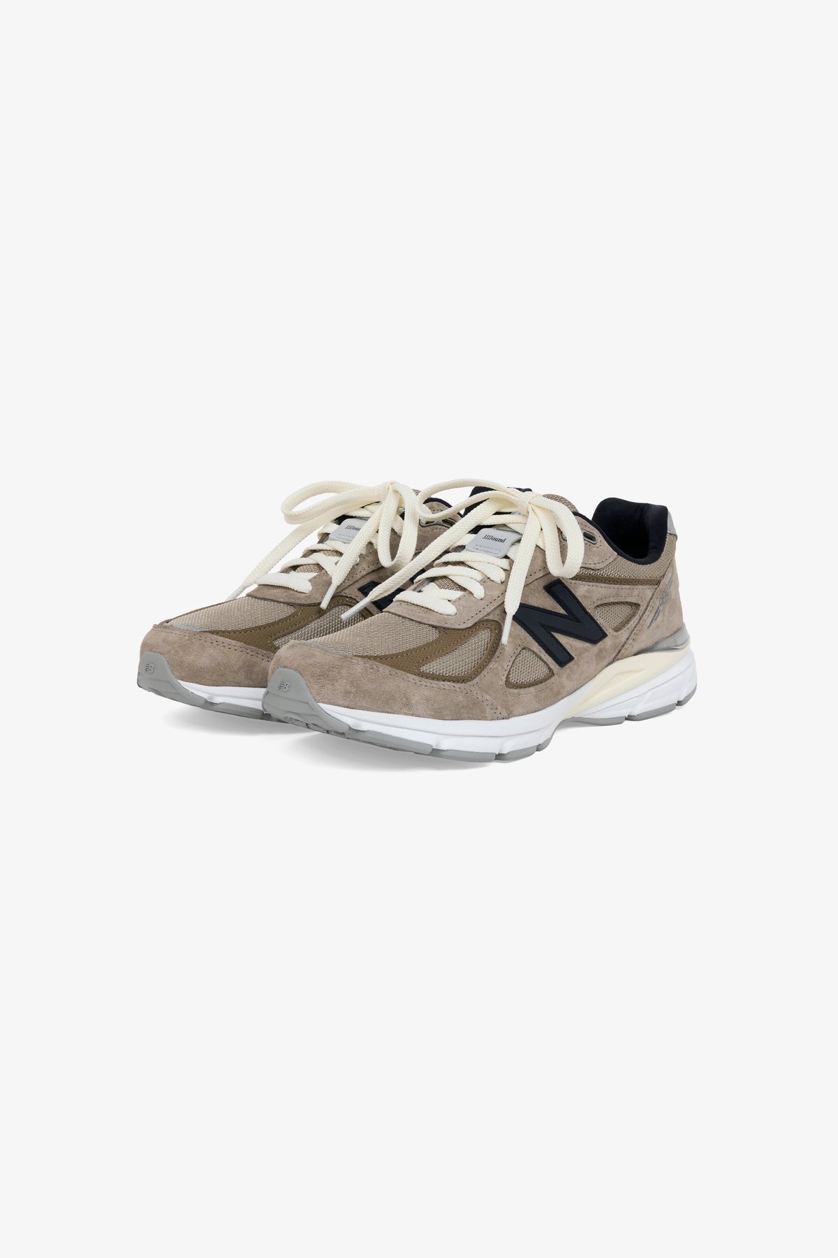 JJJJound x New Balance 990v4 Mushroom，侧面照片 1