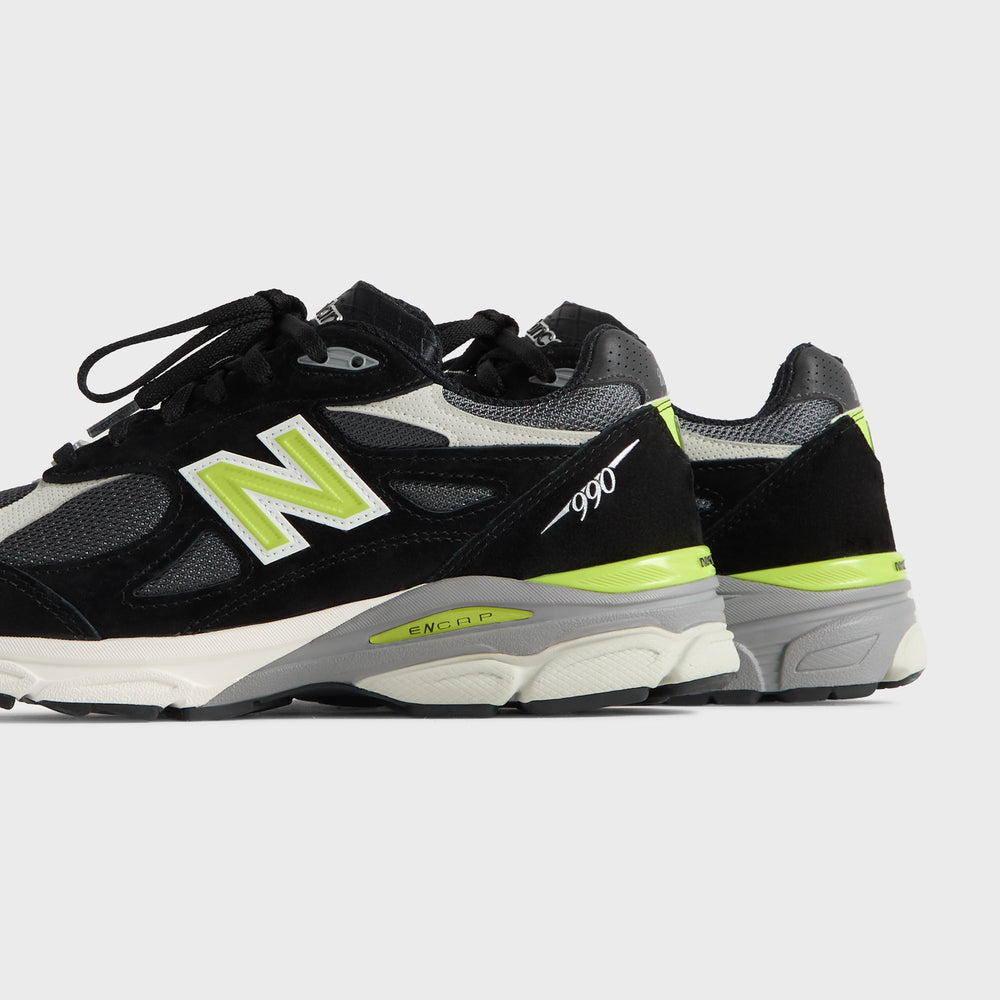 Kith x United Arrows & Sons x New Balance 990v3 Black Oyster Mushroom，后跟照片 4