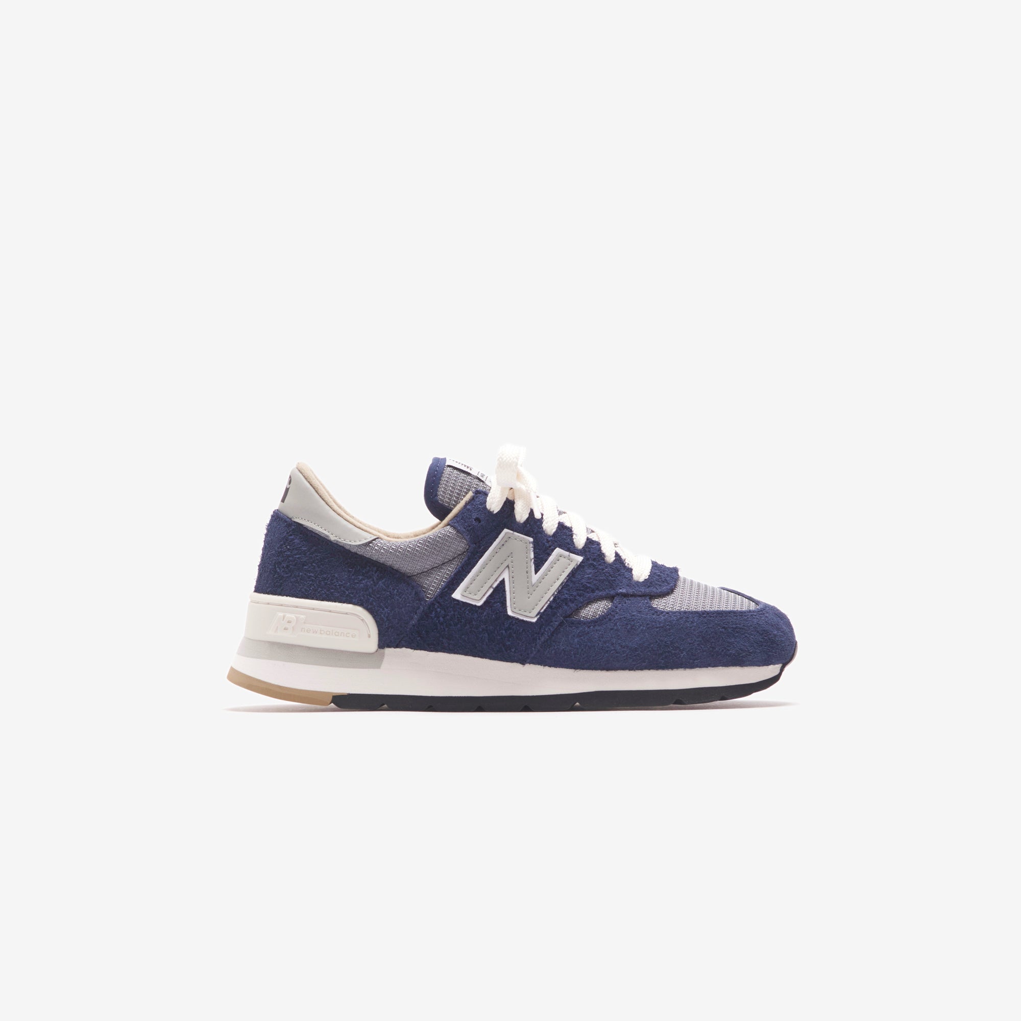 Carhartt WIP x New Balance 990v1 Sculpture Center,侧面照片 1