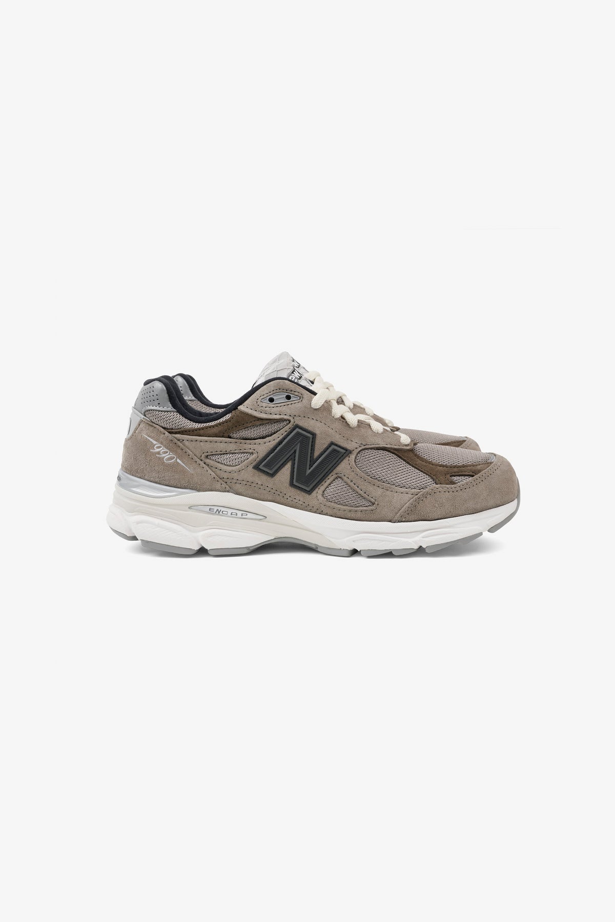 JJJJound x New Balance 990v3 Mushroom，侧面照片 1