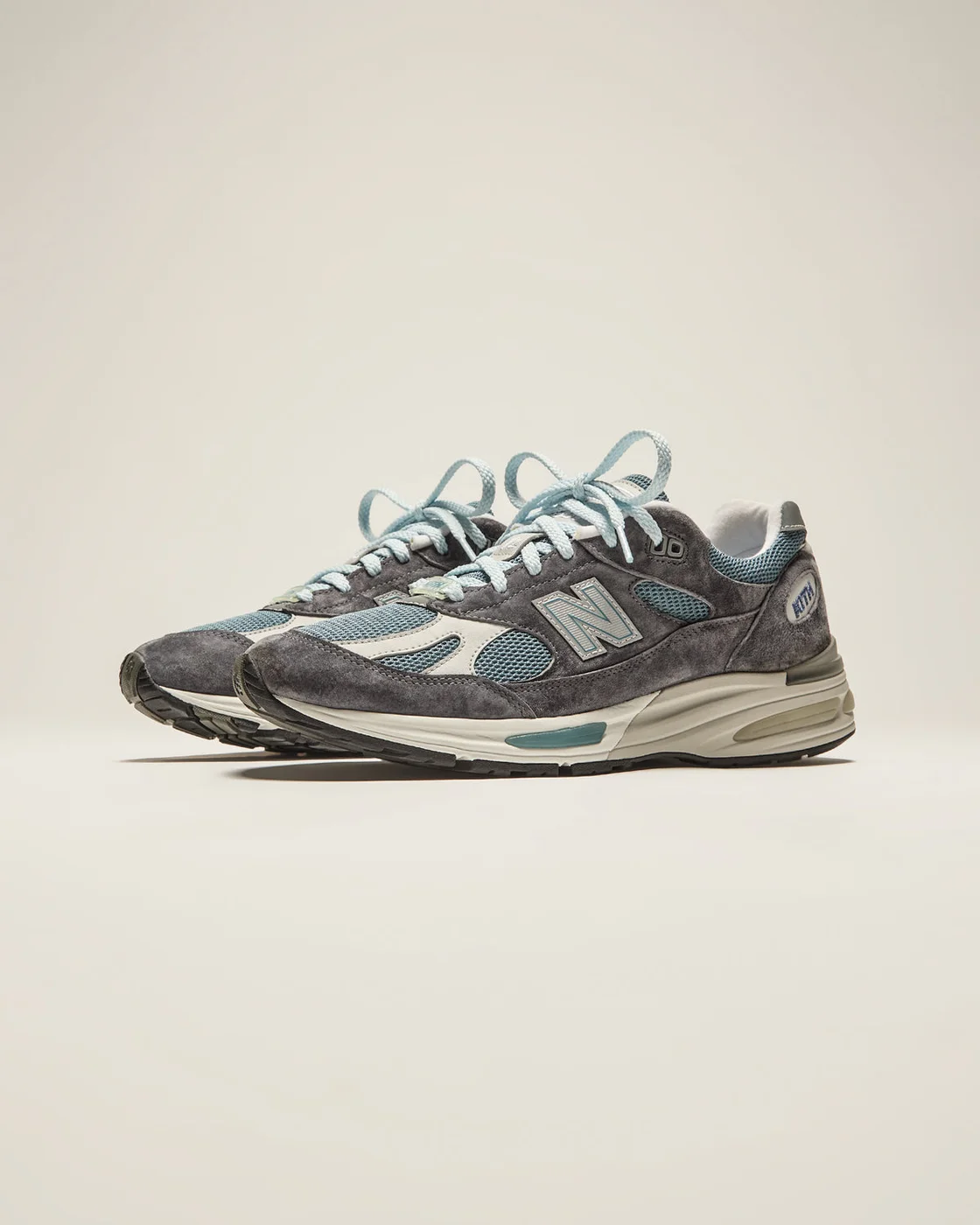 Kith x New Balance 991v2 Osaka，侧面照片 1