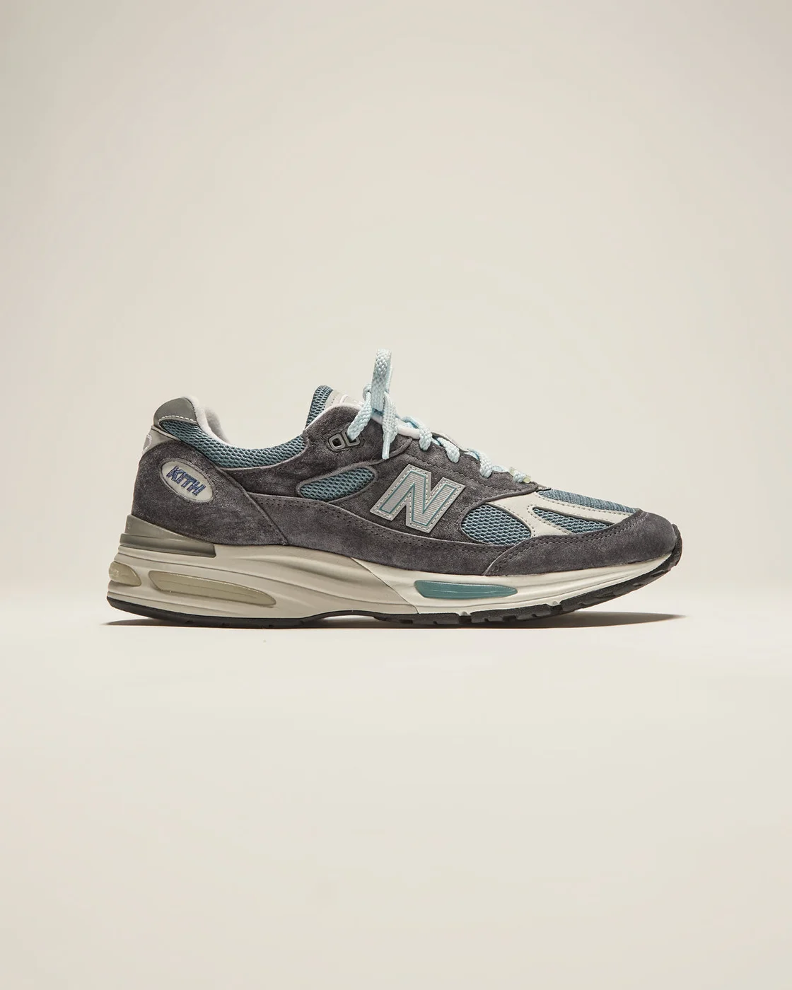 Kith x New Balance 991v2 Osaka，侧面照片 2