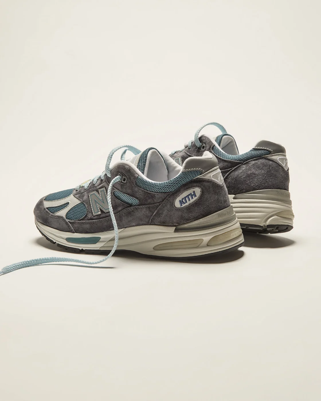 Kith x New Balance 991v2 Osaka，侧面照片 3